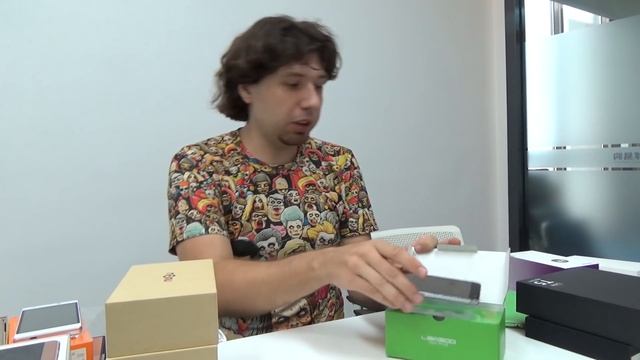 Много, очень много китайских телефонов. От дешевых до очень дорогих смотреть онлайн