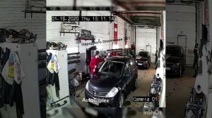Замена лобового стекла на Nissan Tiida