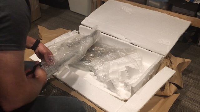 1970's Soviet Aelita Guitar Part 1: Unboxing смотреть онлайн