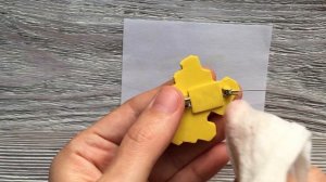 БРОШЬ СОТЫ ИЗ ПОЛИМЕРНОЙ ГЛИНЫ. Мастер-класс. Урок по лепке новичку. Медовая брошь