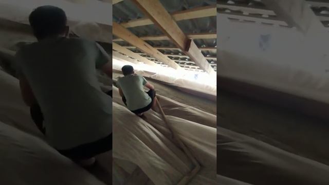 Утепление крыши с помощью пено- бетона + и - подписывайтесь пишите комментарии на все отвечу✋ смотреть онлайн