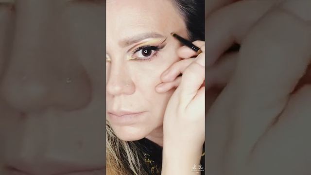 Меняю макияж за 5 минут! Face art. YouTube shorts. Короткое видео