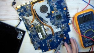 Ремонт Sony Vaio SVE171C (MBX 267), не включается..mp4