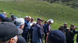 Село Кусур без дороги и света. Требуют дорогу и помощь от государства. Нету дороги вообще!