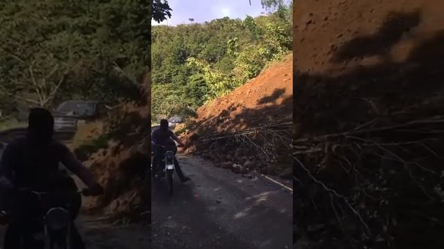 Delizamiento de tierra en la Carretera Jarabacoa-Constanza.