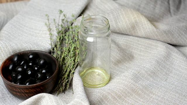 Маринованный сыр с белой плесенью. Чешский Гермелин смотреть онлайн