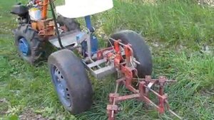 Рыхлителем, по огороду.На мотоблоке Мотор Сич