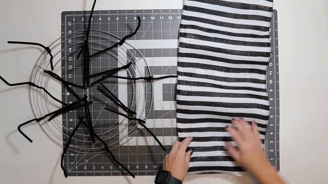 HALLOWEEN PANCAKE WREATH, PANCAKE WREATH, HOW TO MAKE A PANCAKE WREATH, WREATH TUTORIAL, FALL WREAT смотреть онлайн