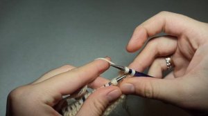 Закрыть петли лицевой глади, чтобы не закручивался край изделия||интересный способ закрытия петель