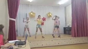 Прикольный танец и лёгкие движения ?