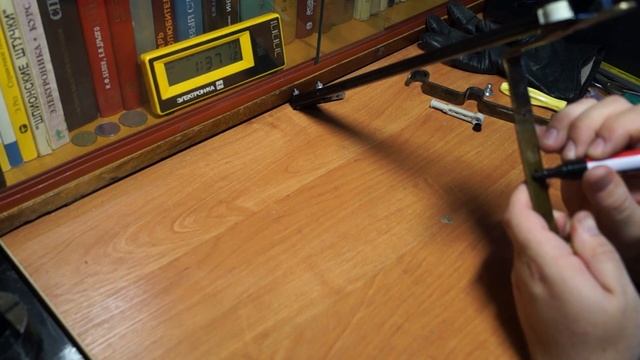 СВОИМИ РУКАМИ! Штатив ИЗ ХЛАМА для вертикальной съемки видео ЛЕГКО И ПРОСТО, справится КАЖДЫЙ