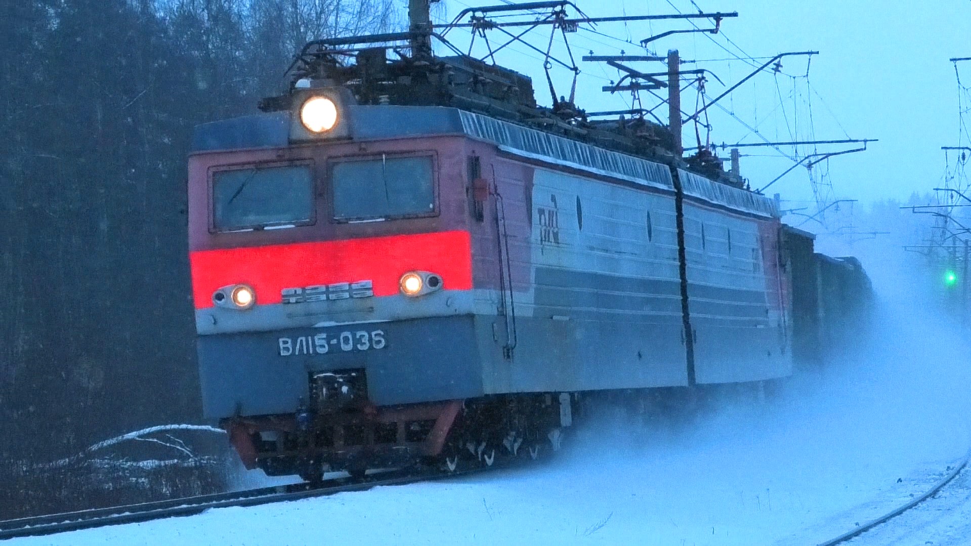 "Локозавр". ВЛ15-036 с грузовым поездом смотреть онлайн