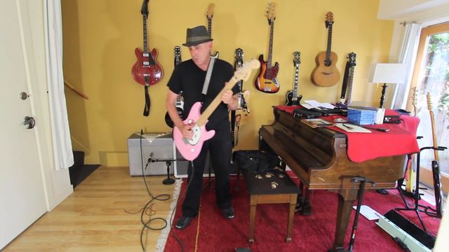 Hello Kitty Stratocaster: Not for Pussies.mov смотреть онлайн