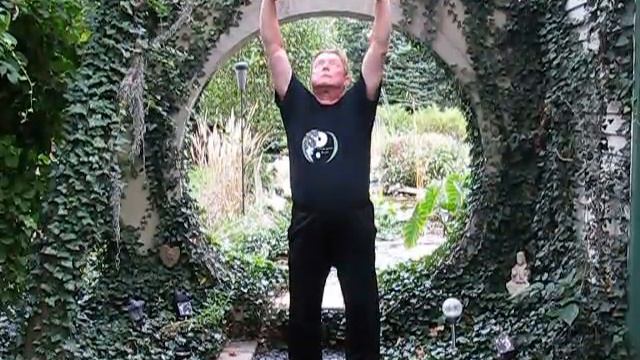 Two Hands Hold the Sky смотреть онлайн