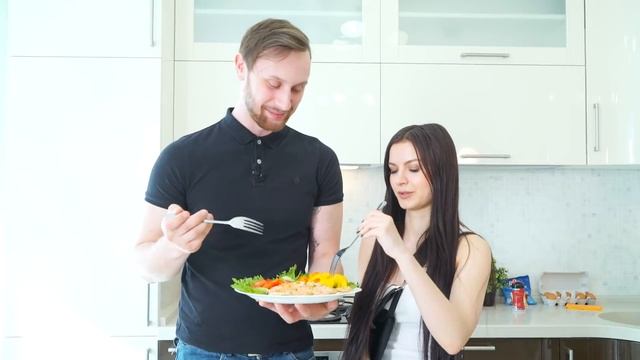 ГОТОВИМ ВМЕСТЕ: 3 РЕЦЕПТА Сломанной Рукой смотреть онлайн