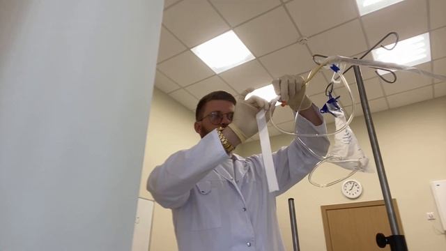 Как самому поставить клизму с фекальной трансплантацией смотреть онлайн