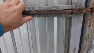 Самодельный засов на ворота