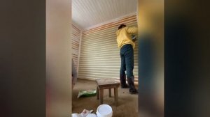 Сочи/ ремонт домика/ вагончик 6 на 2,5/ бытовка/отделка вагонки/зеленый оливковый цвет