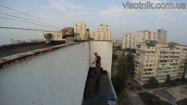 Кровля балкона. Устранение затеканий альпинистами. смотреть онлайн