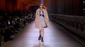 Louis Vuitton Мода в Сеуле Pre-Fall 2023/24 Осень Зима / Одежда, сумки и аксессуары