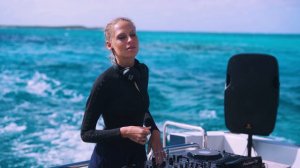 Nora En Pure - Purified 300  (Exumas, Bahamas)