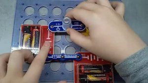 Электрическая схема Последовательное соединение лампы и вентилятора (znatok)