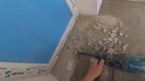 Демонтаж балконного порога. Участие принимала - Makita Hr2470