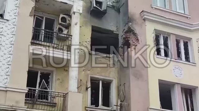 Последствия ночного обстрела центра Донецка