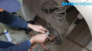 замена шпильки ступицы  Замена поврежденной колесной шпильки Toyota Passo