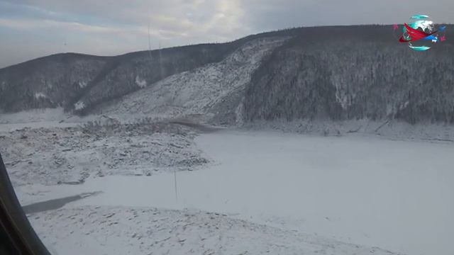 Вертолеты Ми-26 ВКС России доставили тяжелый бульдозер и бензовоз Бурейское водо.