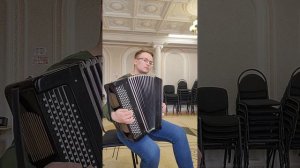 вариации на тему "СВЕТИТ МЕСЯЦ" на БАЯНЕ