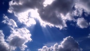 За облаками синее небо