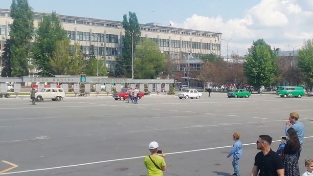 Авто пробег ретро-автомобилей в Саратове 8 мая 2019г смотреть онлайн