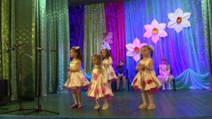 Лялечка танцует... младш. группа Соняшне Коло