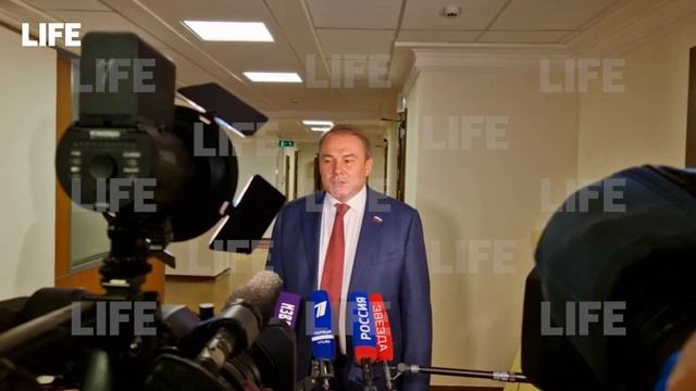 Петр Толстой заявил о готовности депутатов Госдумы «встать в строй» смотреть онлайн