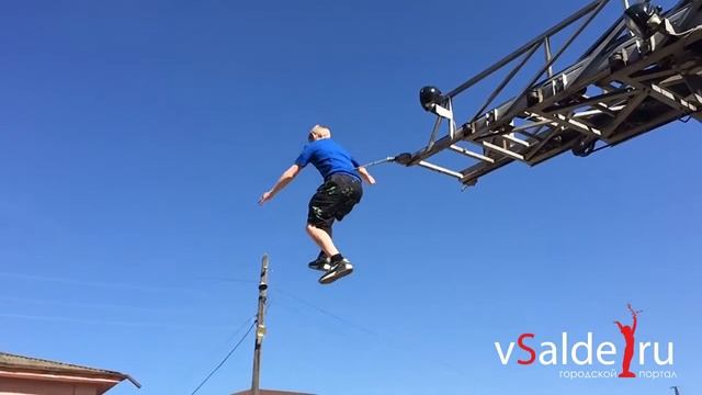 Салдинские пожарные отметили профессиональный праздник [slo-mo видео] смотреть онлайн