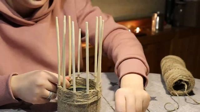 DIY Ваза для сухоцветов из палочек для суши и джутовой веревки//Vase of sticks and jute rope смотреть онлайн