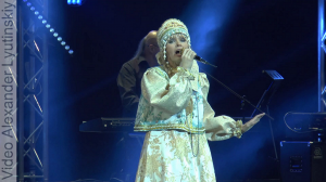 Ольга Чиморина и коллектив "Лидер Дэнс" с песней "Живи Россия".