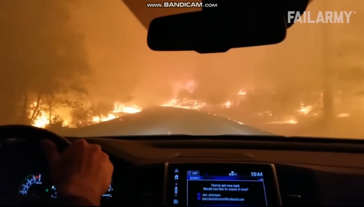 Люди против природы терпят неудачу | Сумасшедшая погода попала на камеру смотреть онлайн