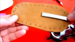 Мастер-класс по вязанию пинеток-сандалик крючком на кожаной стельке.