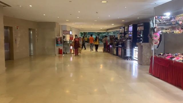 Which Camera is Best For Youtube Between Canon 200D II v/s Nikon D5600 / Reality Check live Demo смотреть онлайн