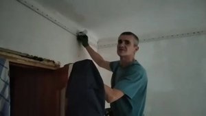 Когда попал в проводку при монтаже натяжного потолка