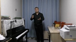 Го Минсянь: Дирижирование партитурой Композитора Шебалина «Берёзе»