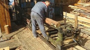 РАМНАЯ ПИЛОРАМА Р63 В ДЕЛЕ, РАСПИЛОВКА ЛИСТВЕННИЦЫ - видео с работы