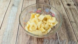 Яблоки, запечённые с бананами в духовке