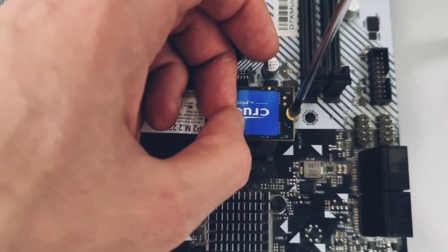 Как установить SSD M2 в материнскую плату?/всё просто/обзор смотреть онлайн