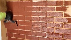 Декор стены Трафаретом под старый кирпич