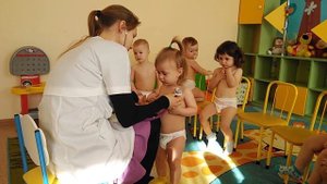 Сиреневая (младшая группа). Врач