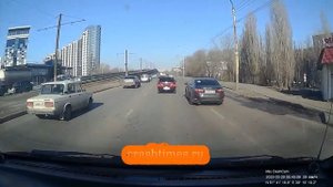 Встреча двух учителей на ВАЗе и LEXUS в Воронеже