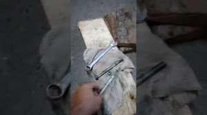 При начале движения стуки